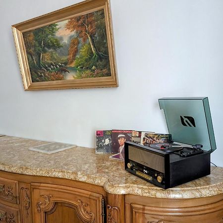 Maison De Style Tout Confort, Position Ideale, Avec Clim Et Petit Exterieur Orange  Dış mekan fotoğraf