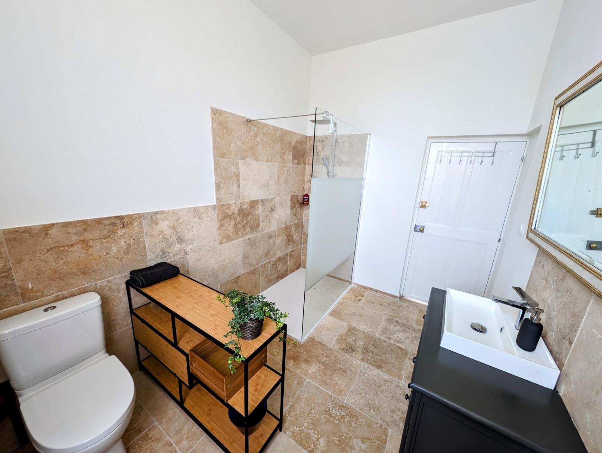 Maison De Style Tout Confort, Position Ideale, Avec Clim Et Petit Exterieur Orange  Dış mekan fotoğraf